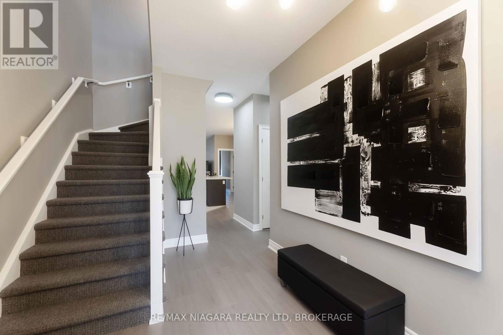 447 VIKING STREET Image 6