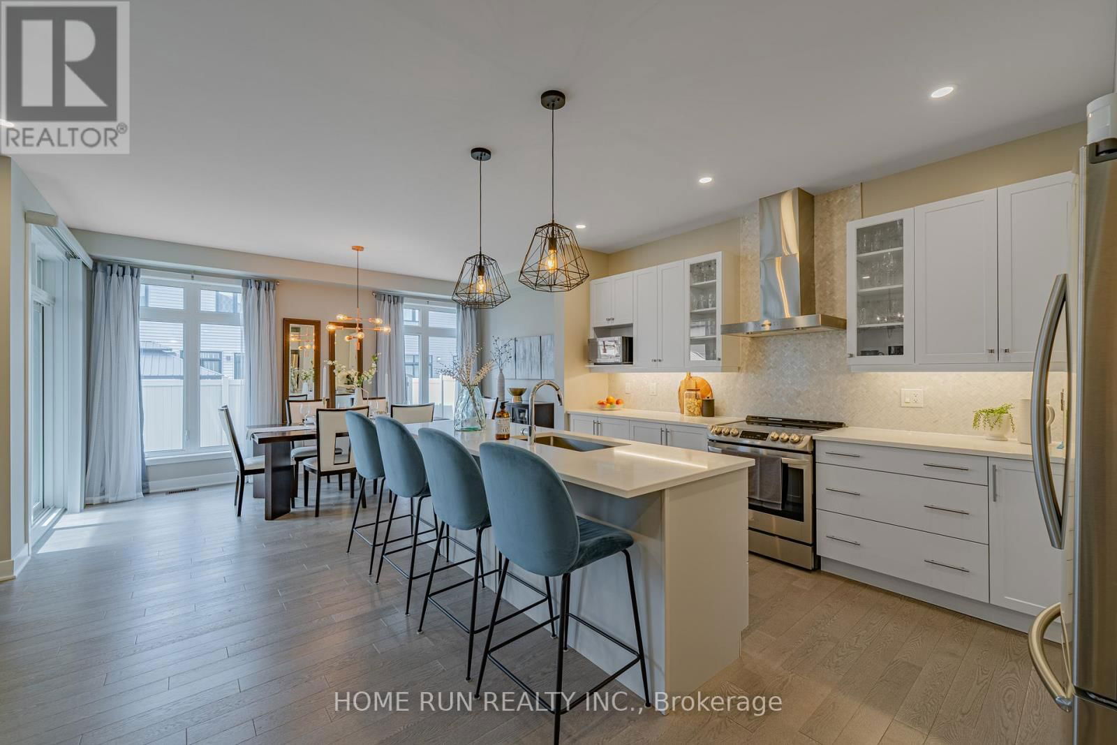 44 THUNDERBOLT STREET Image 12