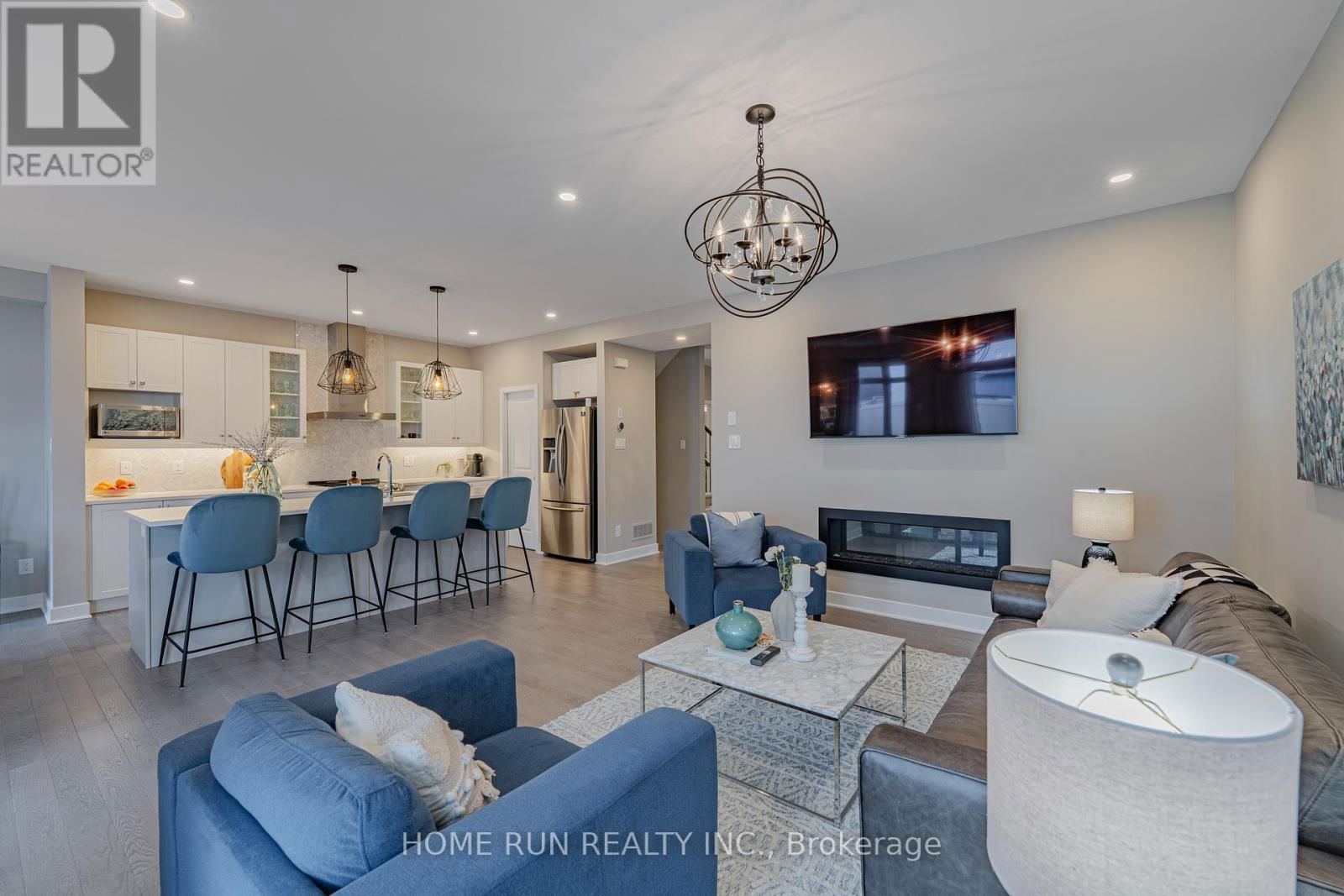 44 THUNDERBOLT STREET Image 14