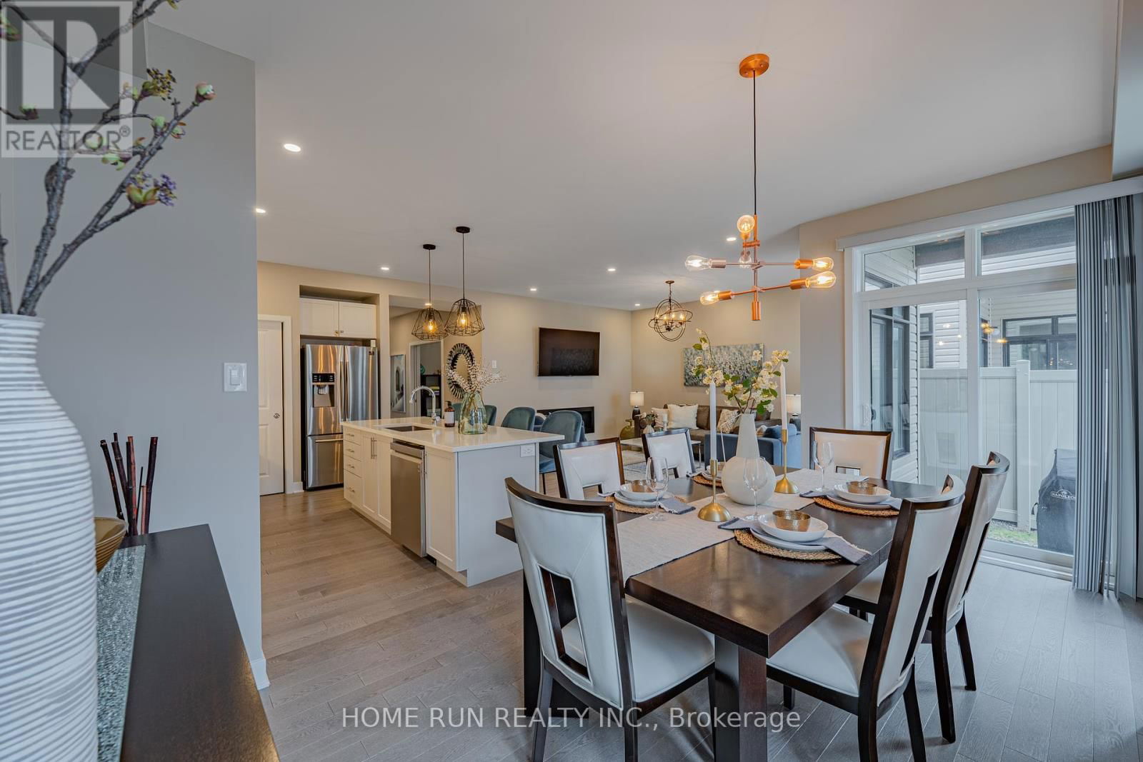 44 THUNDERBOLT STREET Image 21