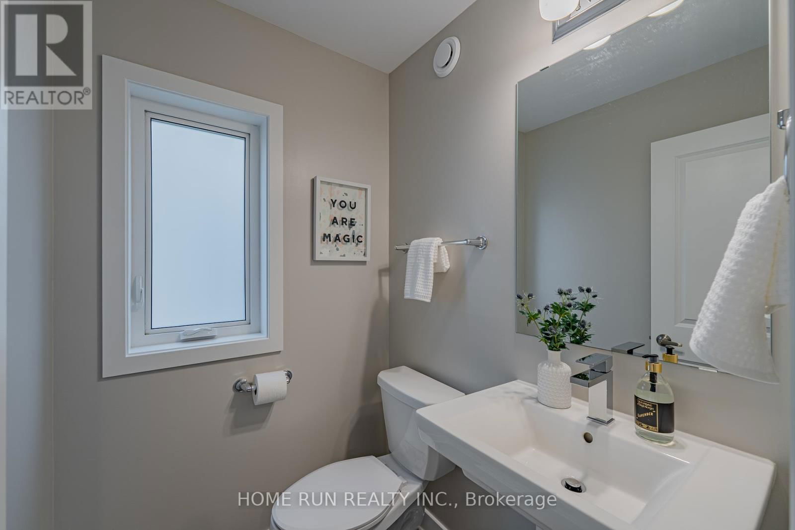 44 THUNDERBOLT STREET Image 25