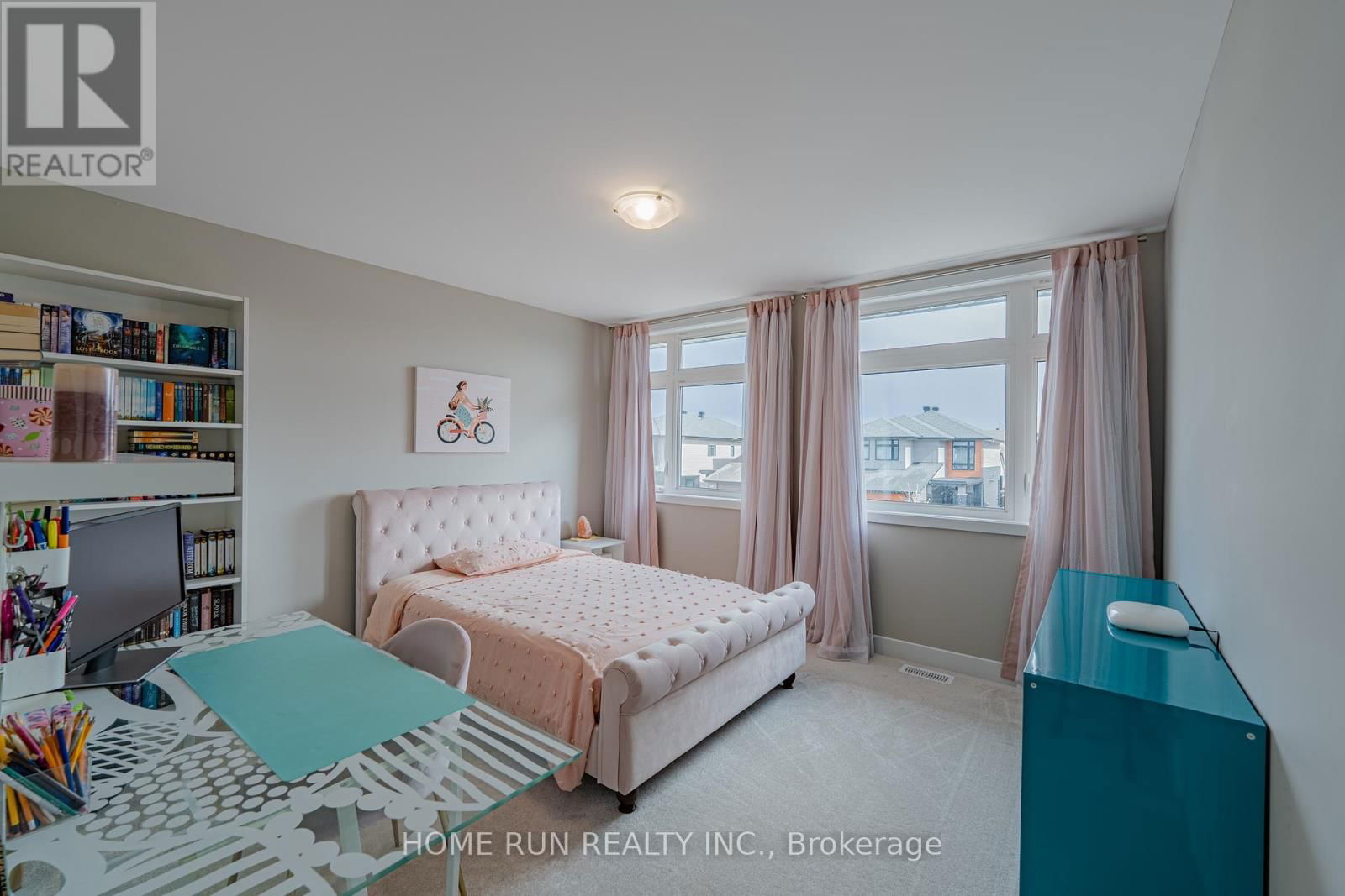44 THUNDERBOLT STREET Image 36