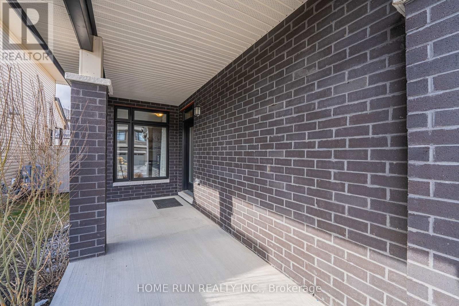 44 THUNDERBOLT STREET Image 4