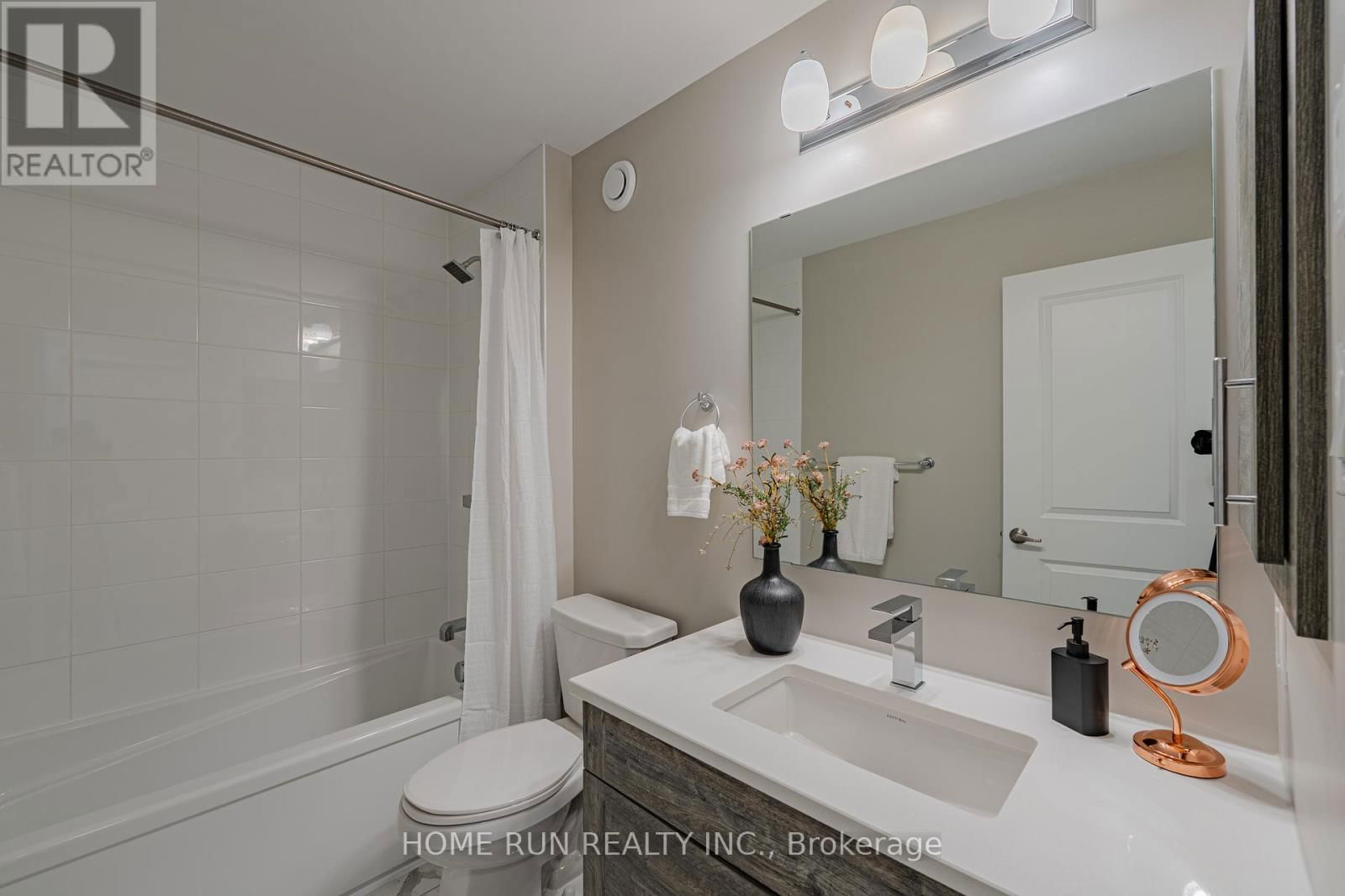 44 THUNDERBOLT STREET Image 40