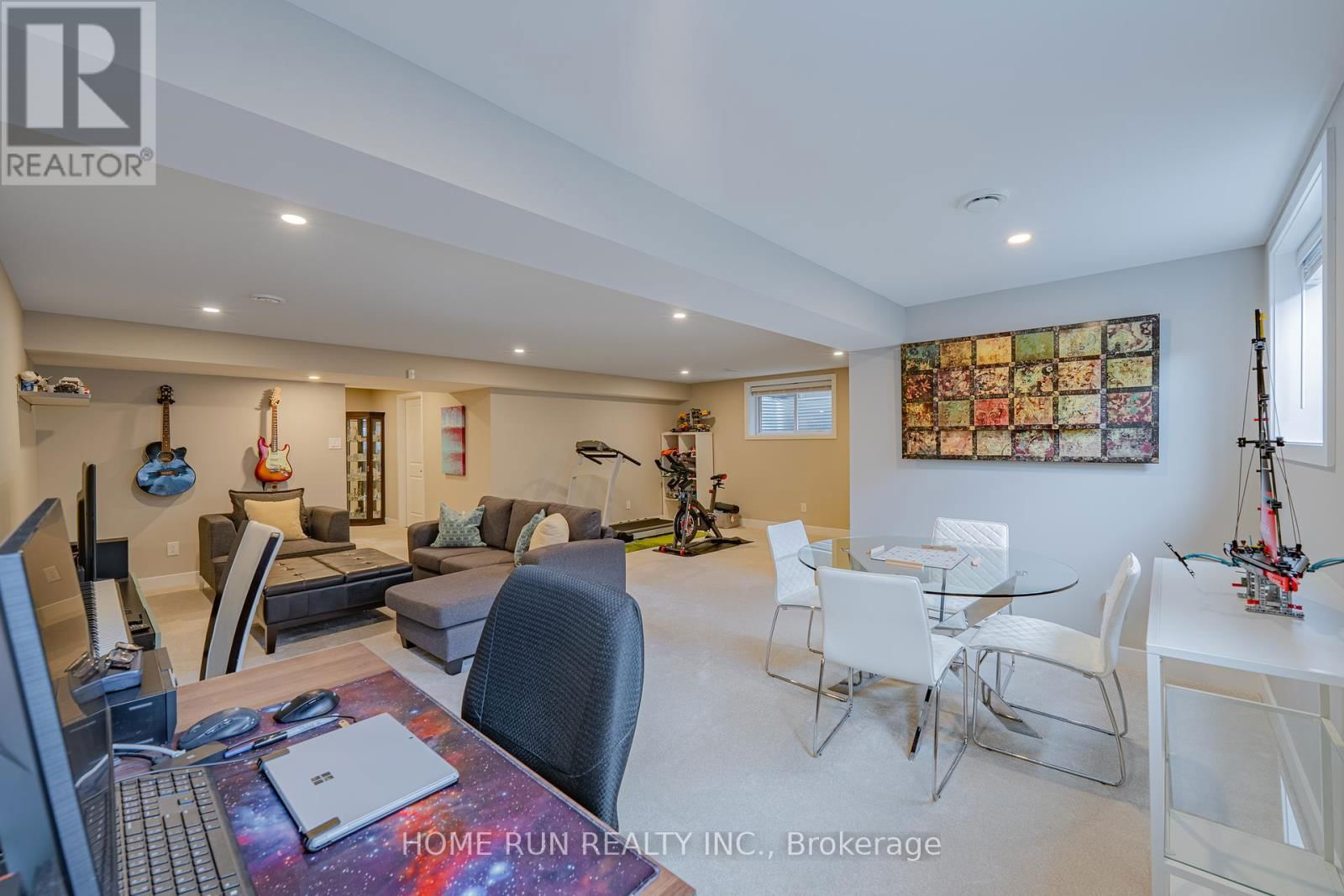 44 THUNDERBOLT STREET Image 44