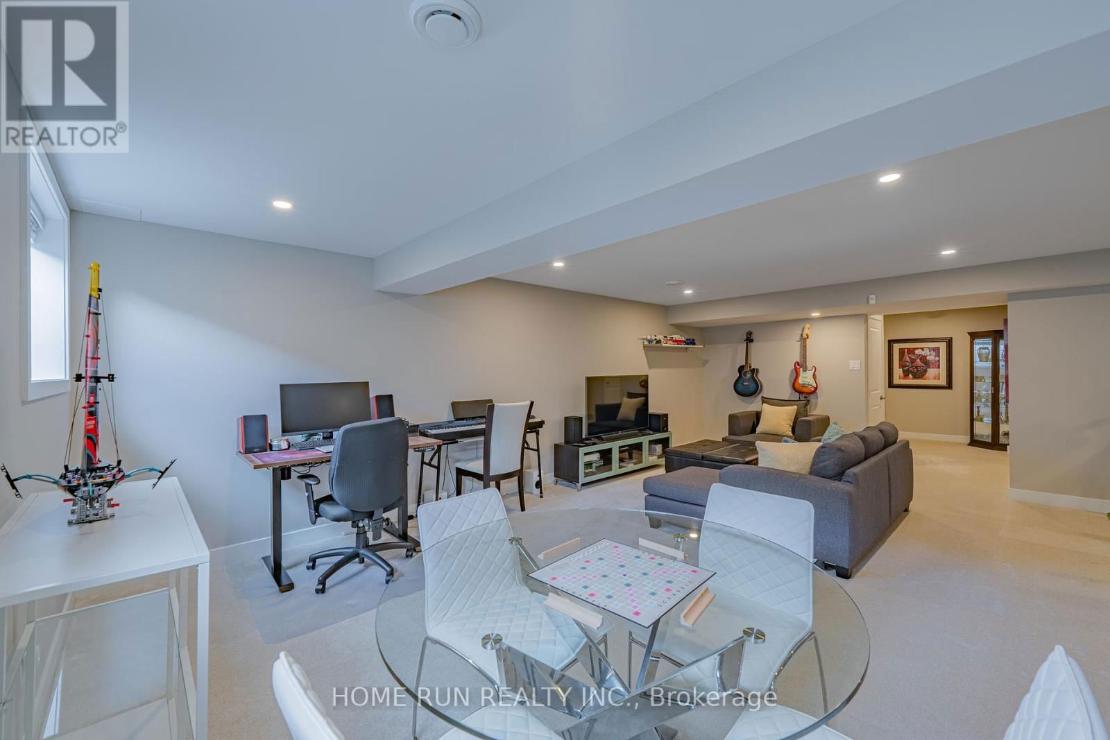44 THUNDERBOLT STREET Image 49