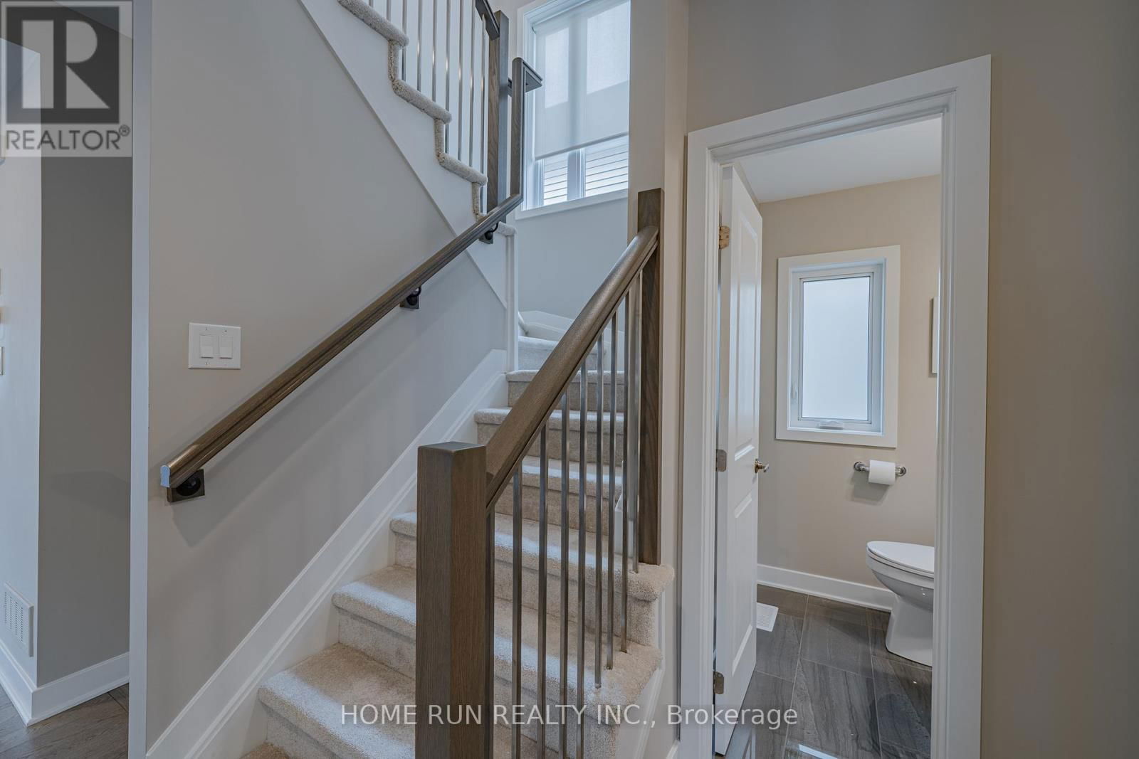 44 THUNDERBOLT STREET Image 6