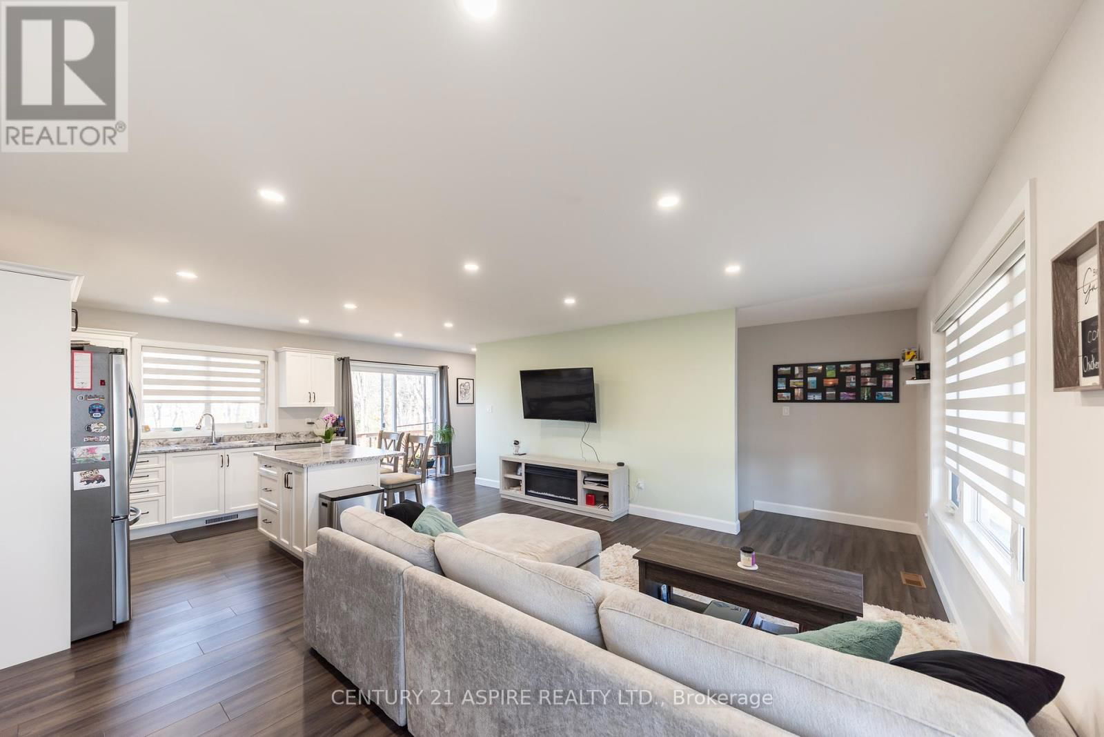 491 HERBERT STREET Image 12
