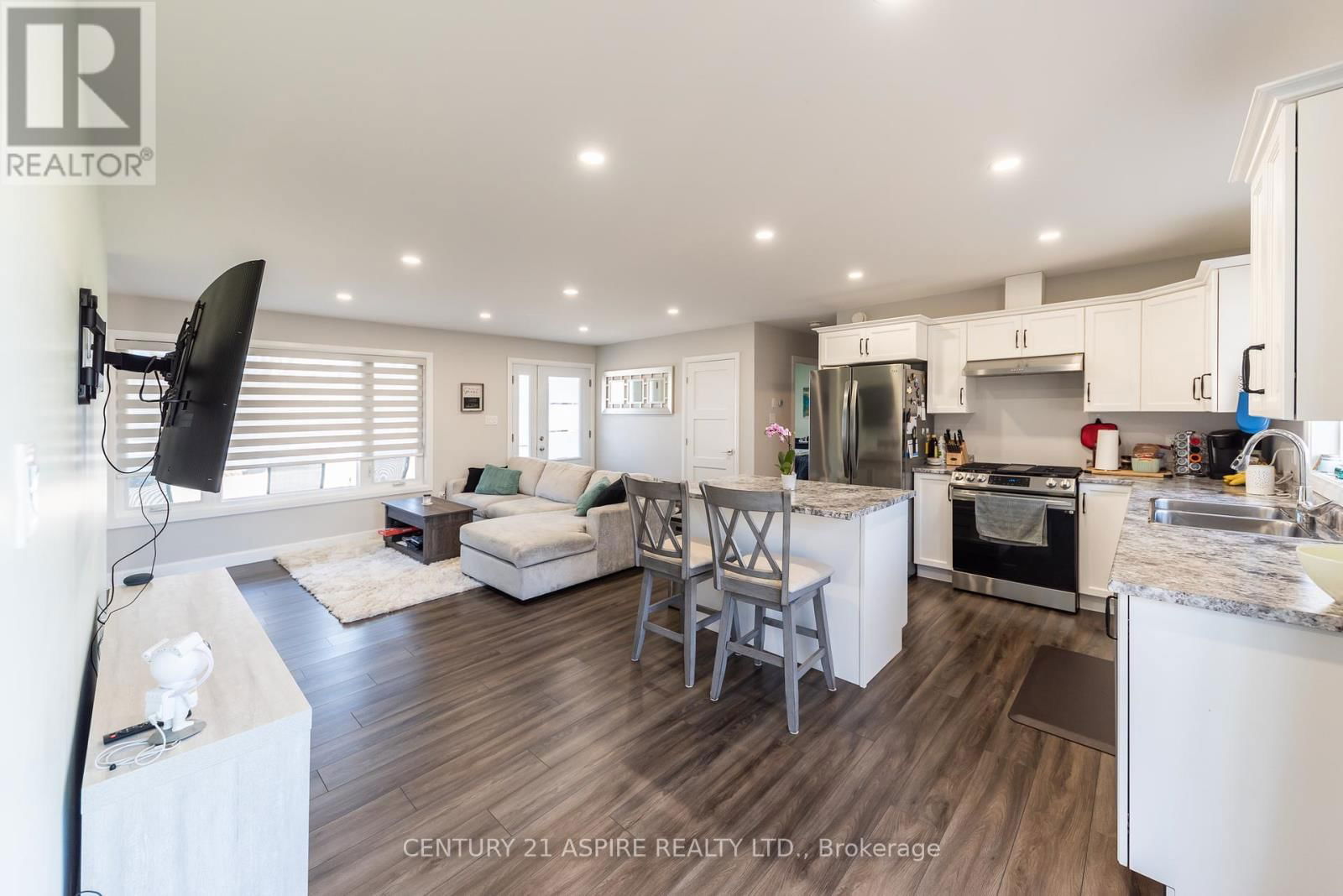 491 HERBERT STREET Image 15