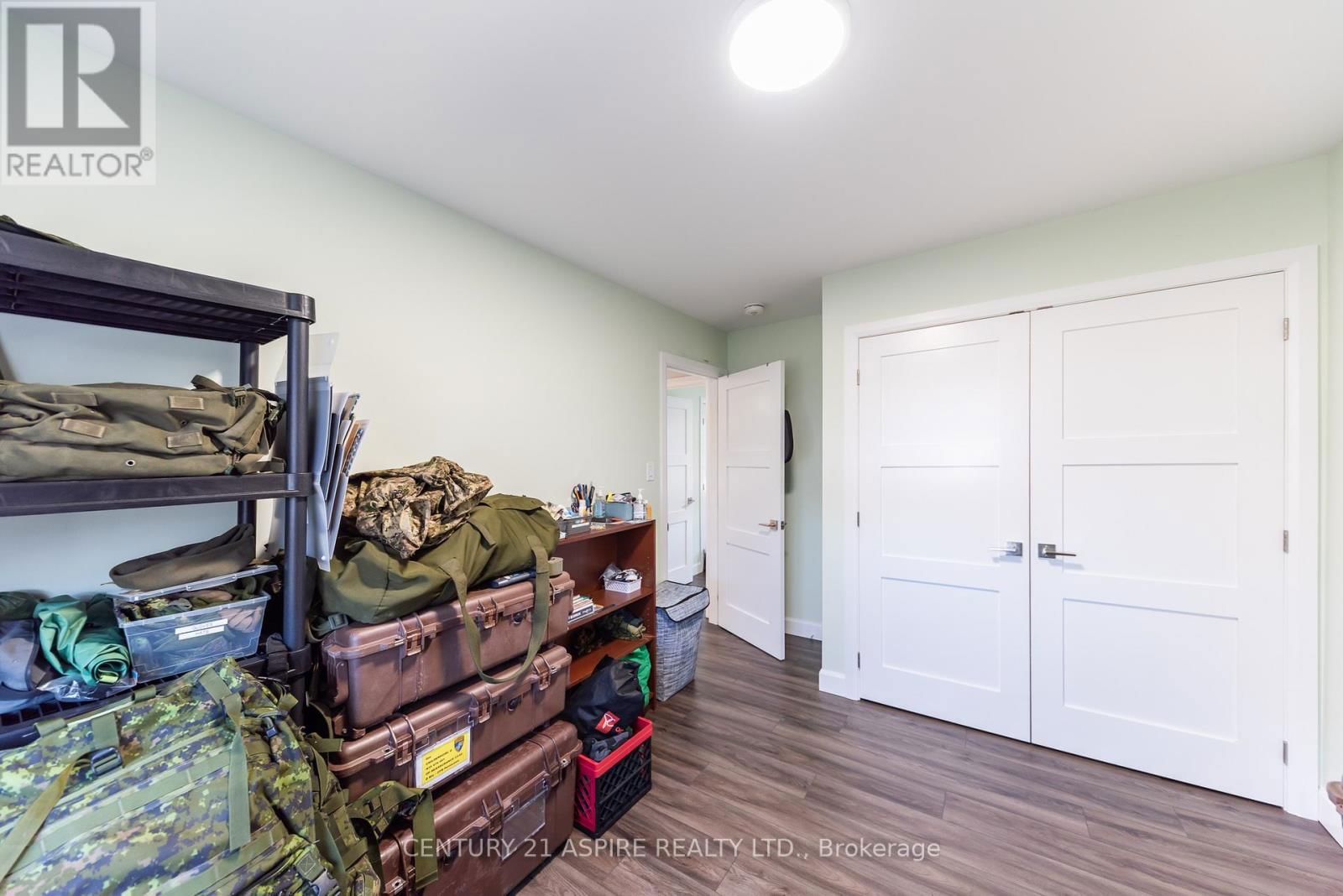 491 HERBERT STREET Image 24