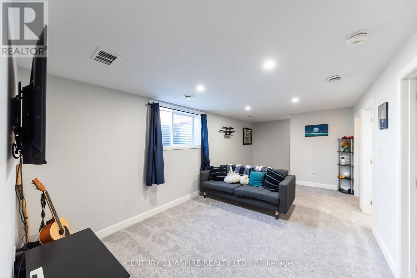 491 HERBERT STREET Image 26