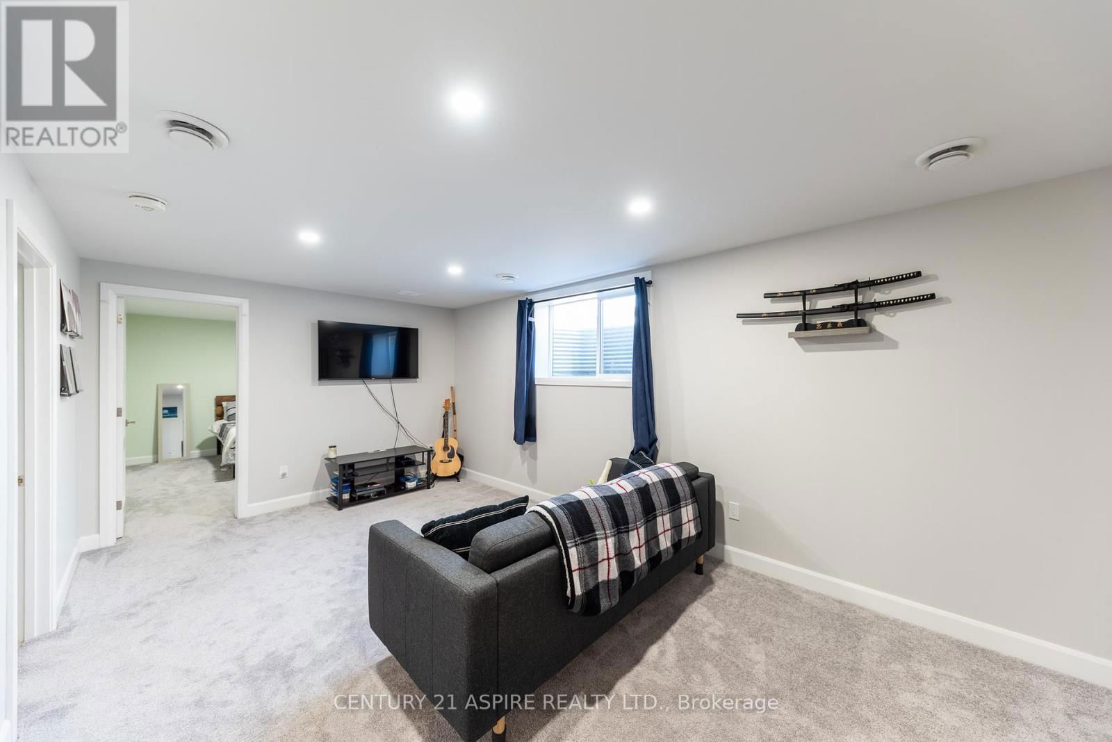 491 HERBERT STREET Image 28