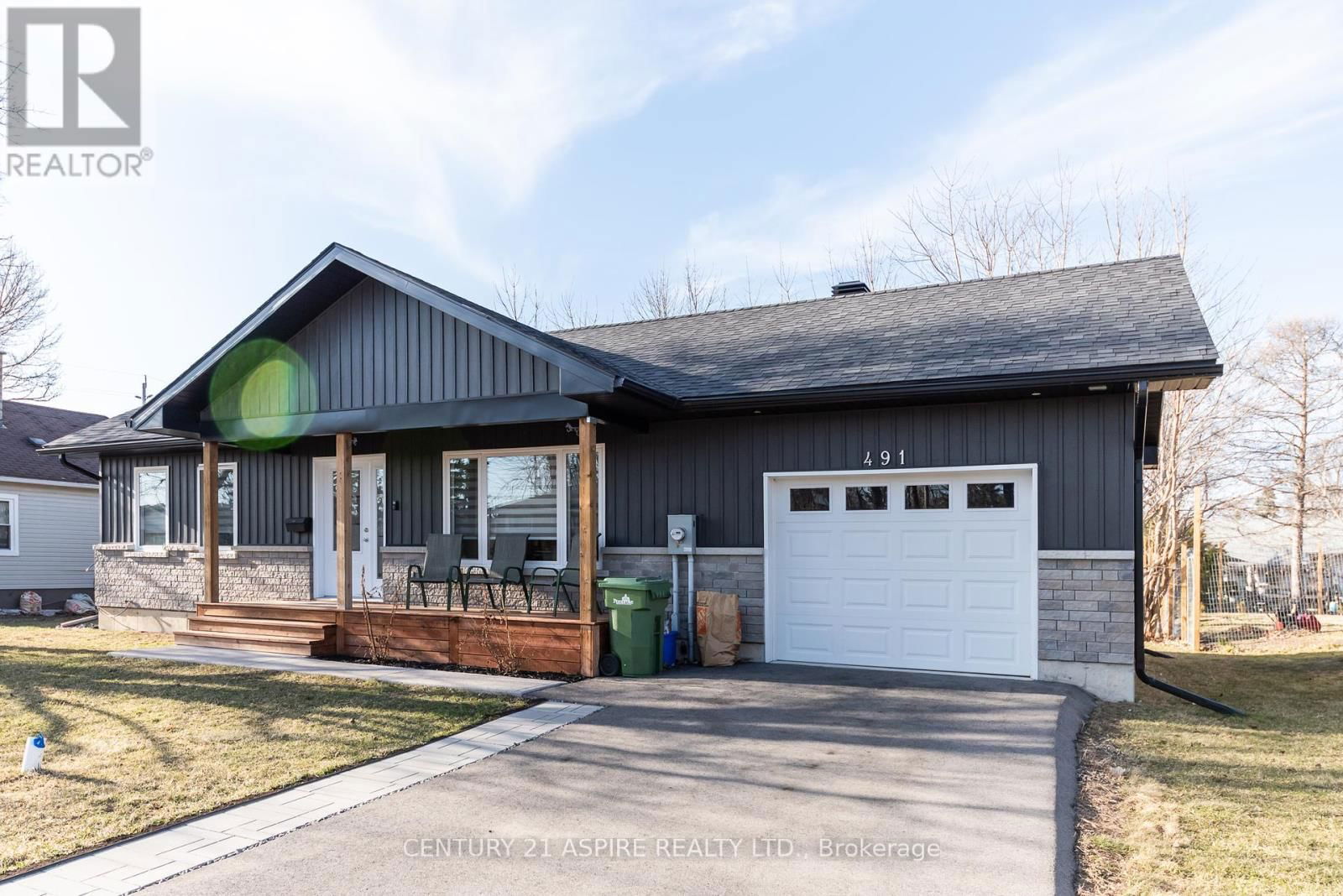 491 HERBERT STREET Image 3