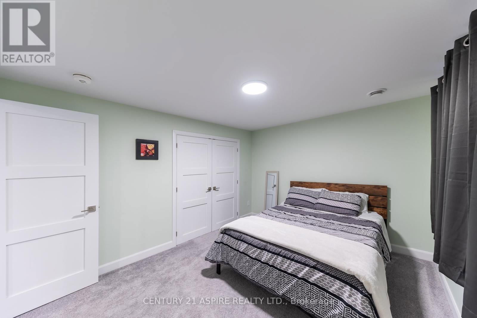 491 HERBERT STREET Image 31