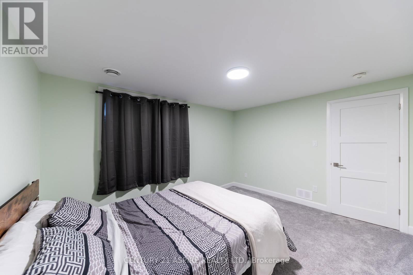 491 HERBERT STREET Image 32