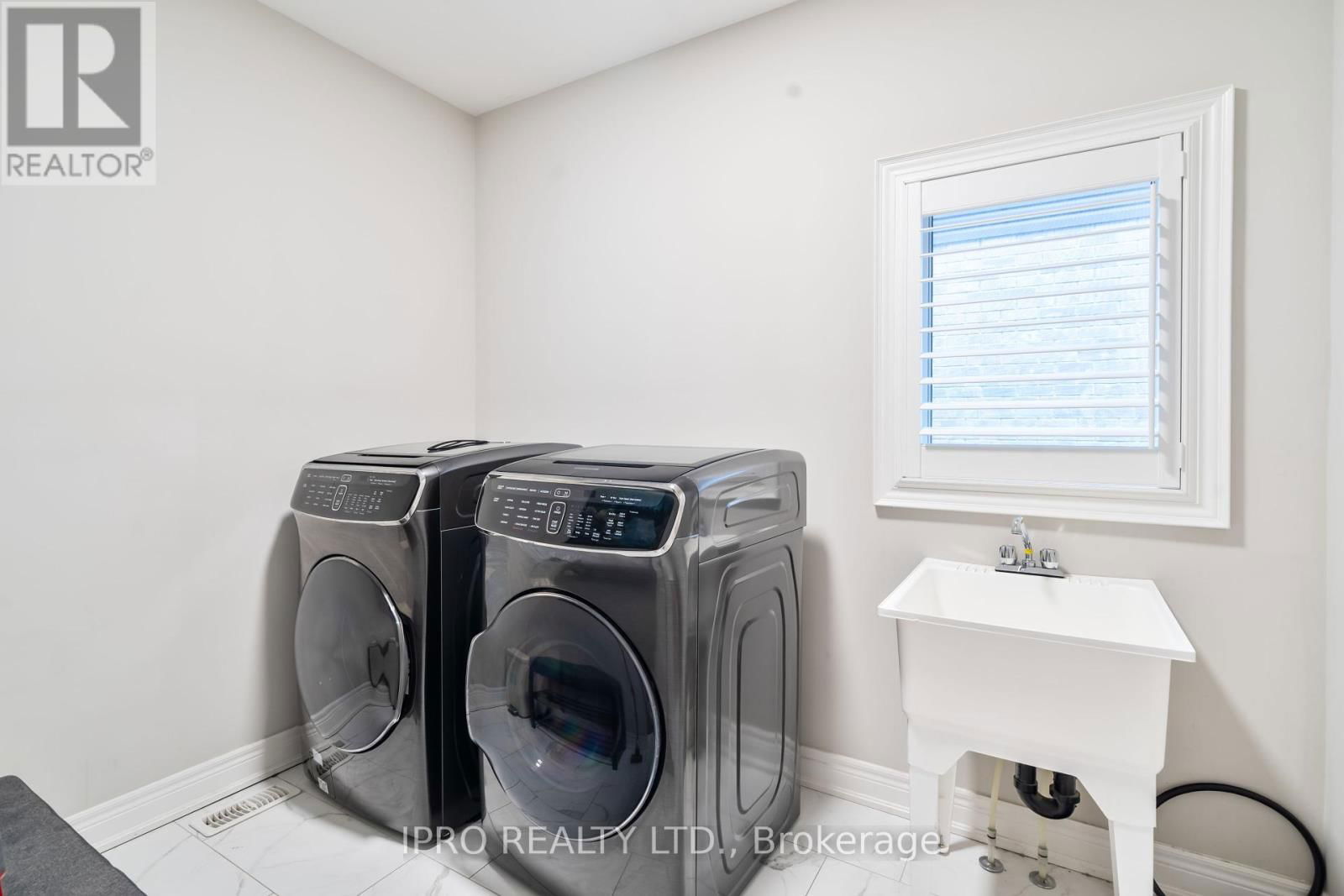 47 HOMESTEAD WAY Image 31