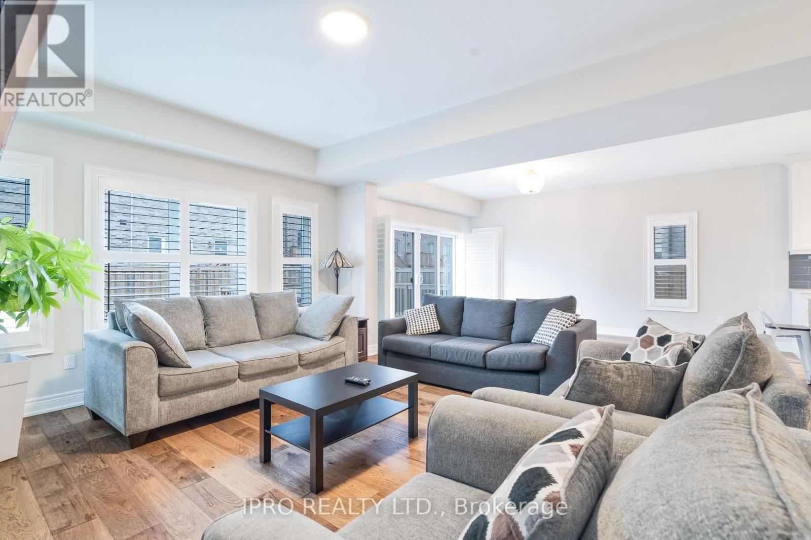 47 HOMESTEAD WAY Image 7