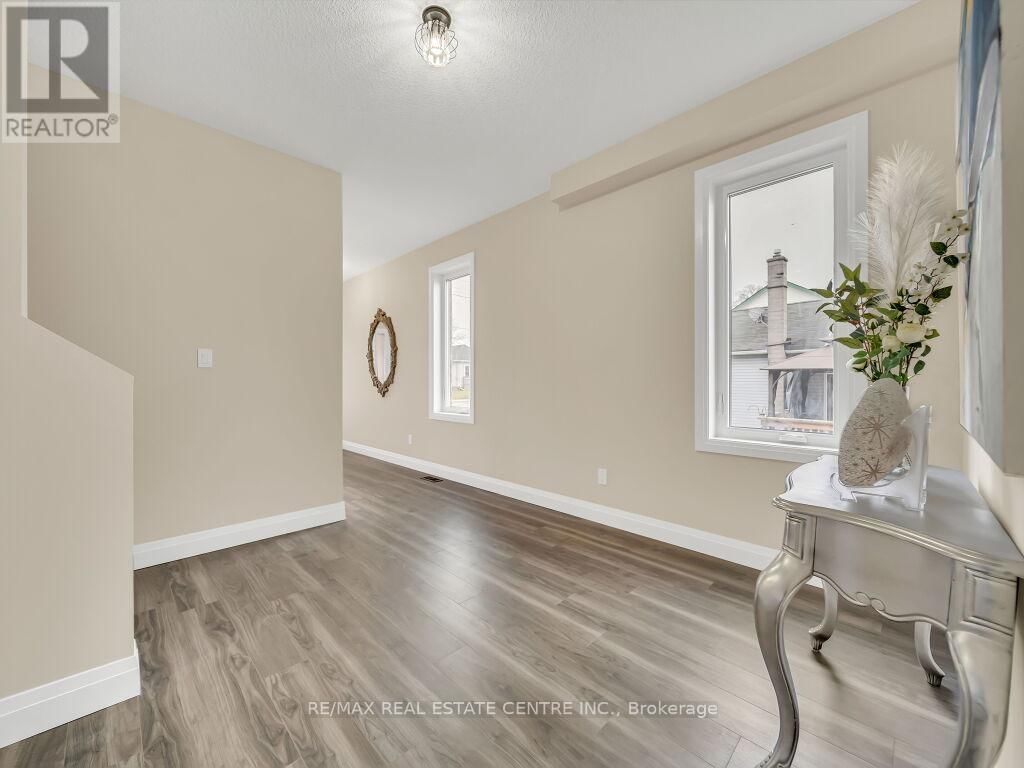 256 KING STREET WEST Image 10