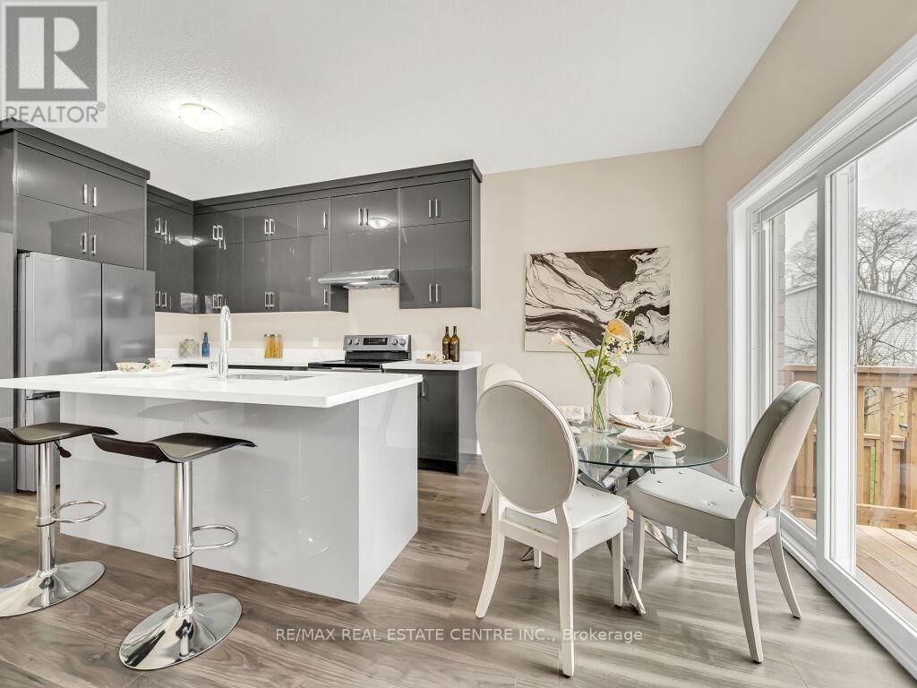 256 KING STREET WEST Image 20