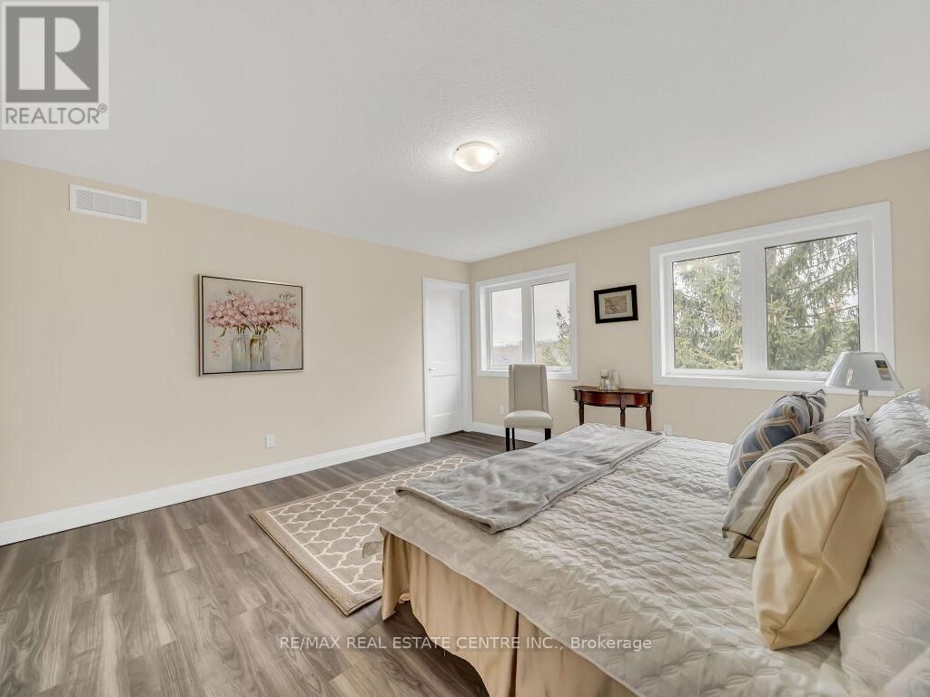 256 KING STREET WEST Image 24