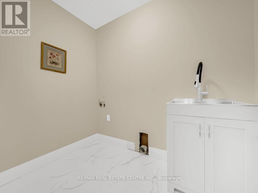 256 KING STREET WEST Image 26