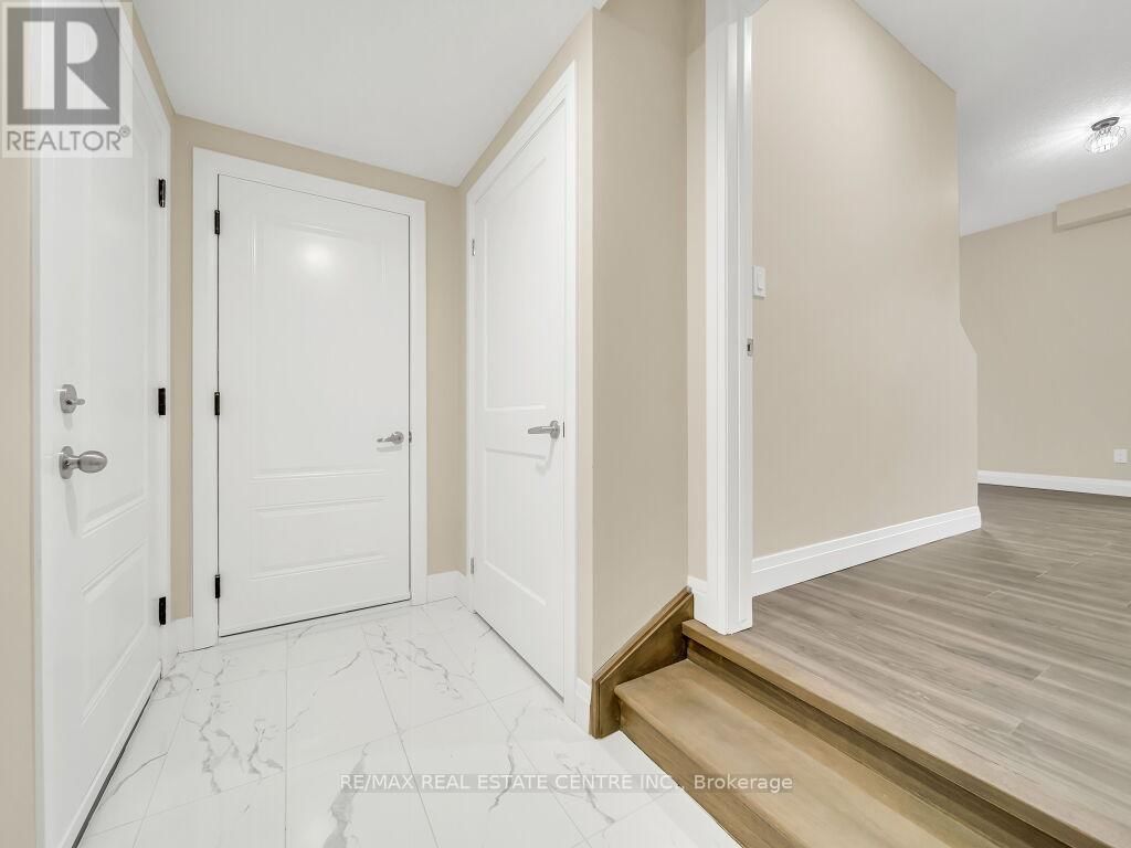 256 KING STREET WEST Image 28