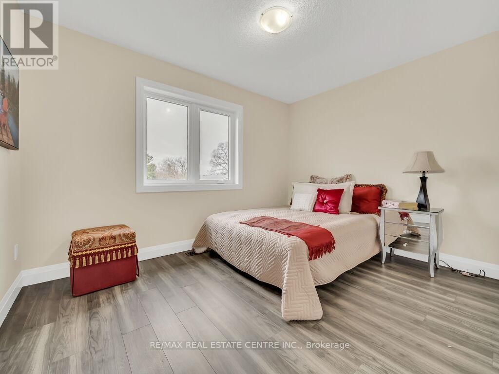 256 KING STREET WEST Image 31