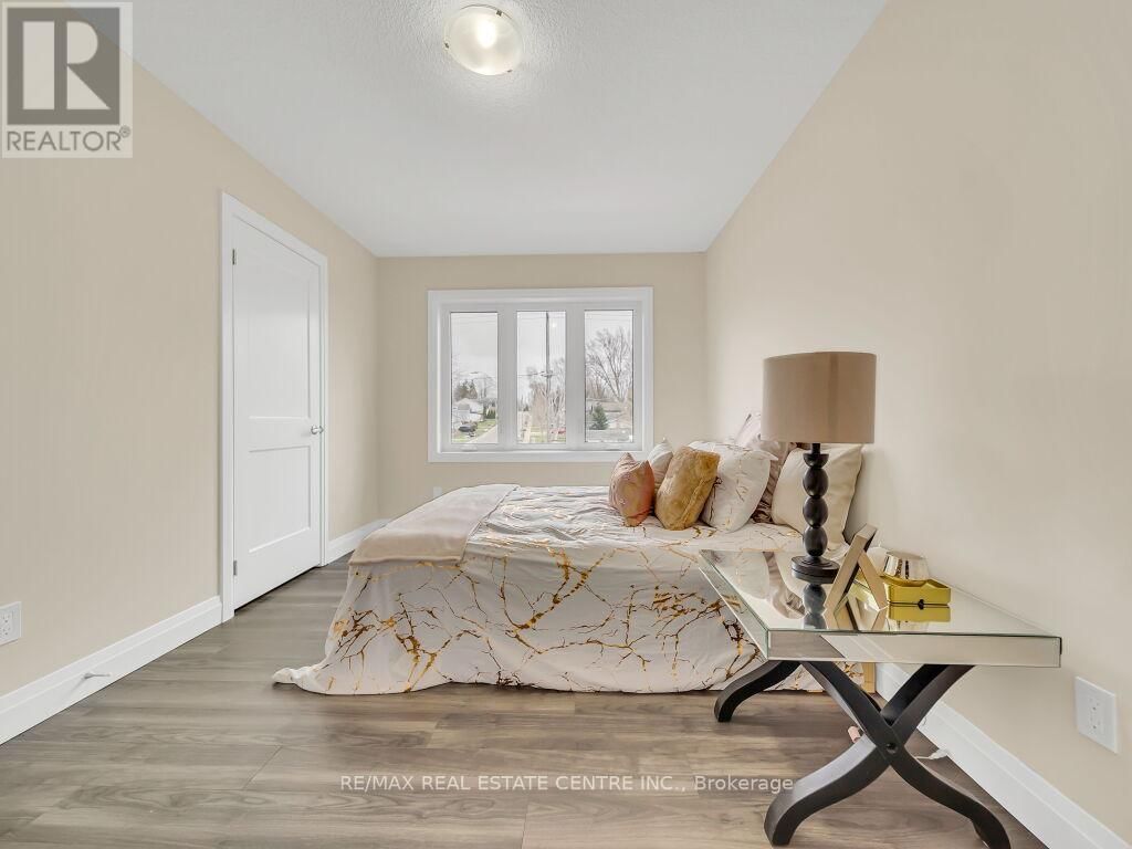 256 KING STREET WEST Image 32
