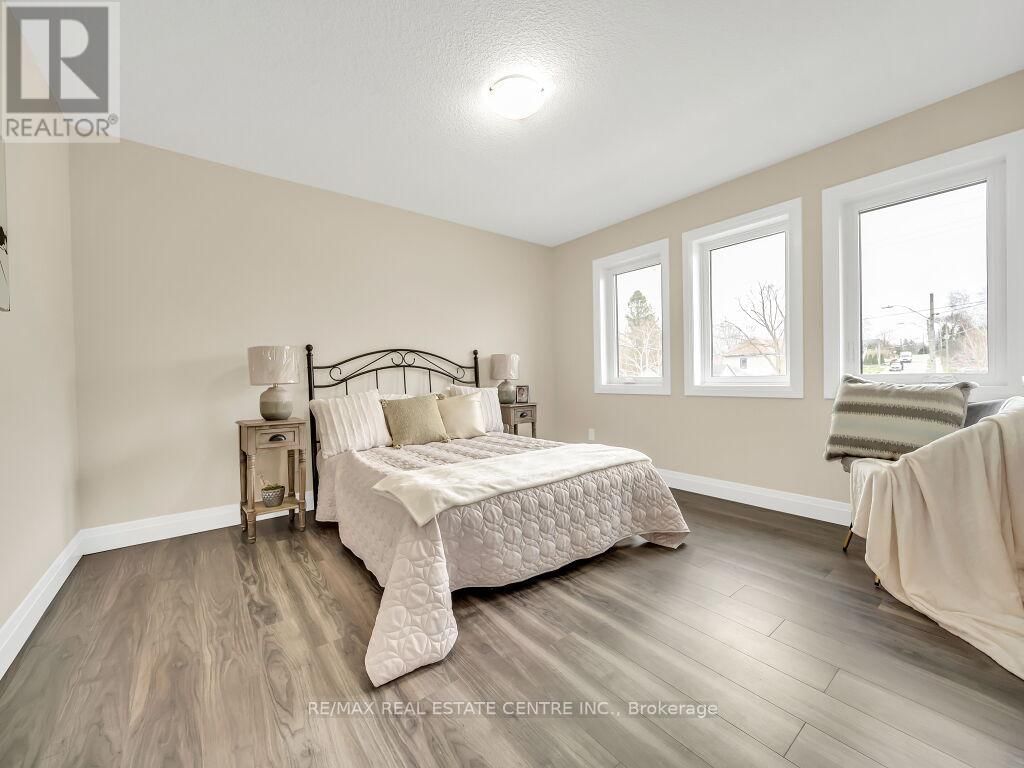 256 KING STREET WEST Image 37