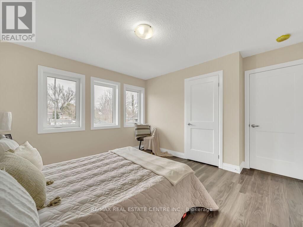 256 KING STREET WEST Image 38