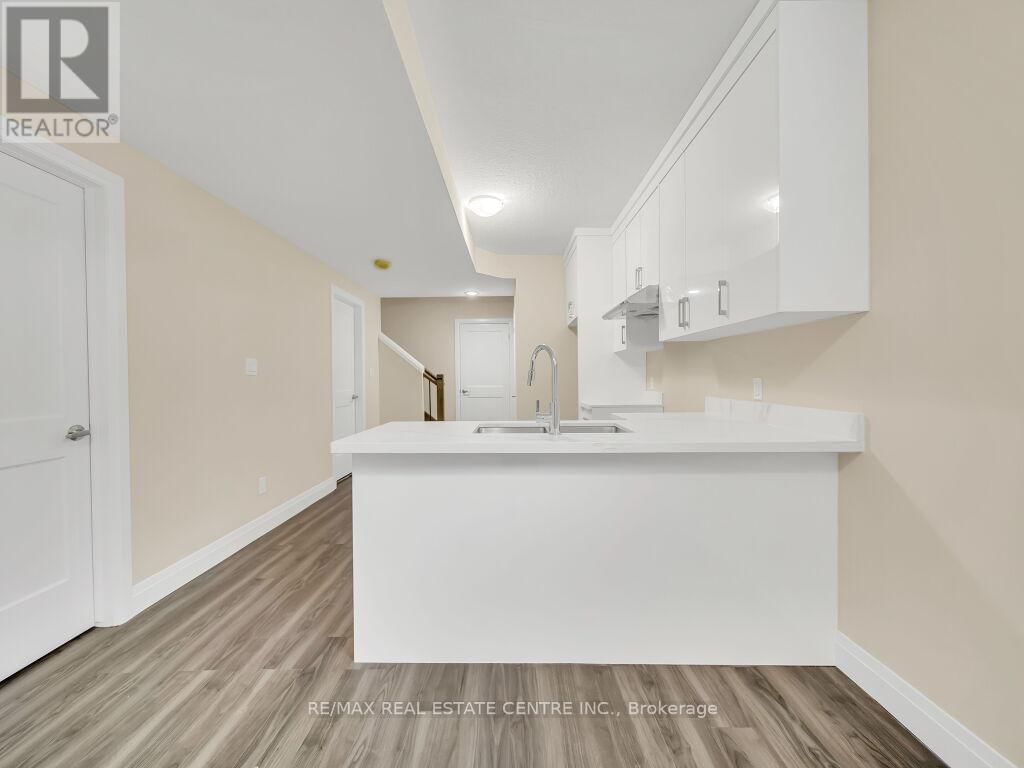 256 KING STREET WEST Image 43