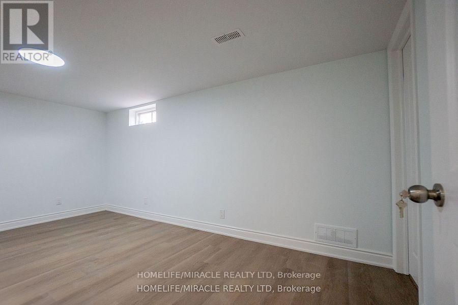 41 GRANDE AVENUE Image 24