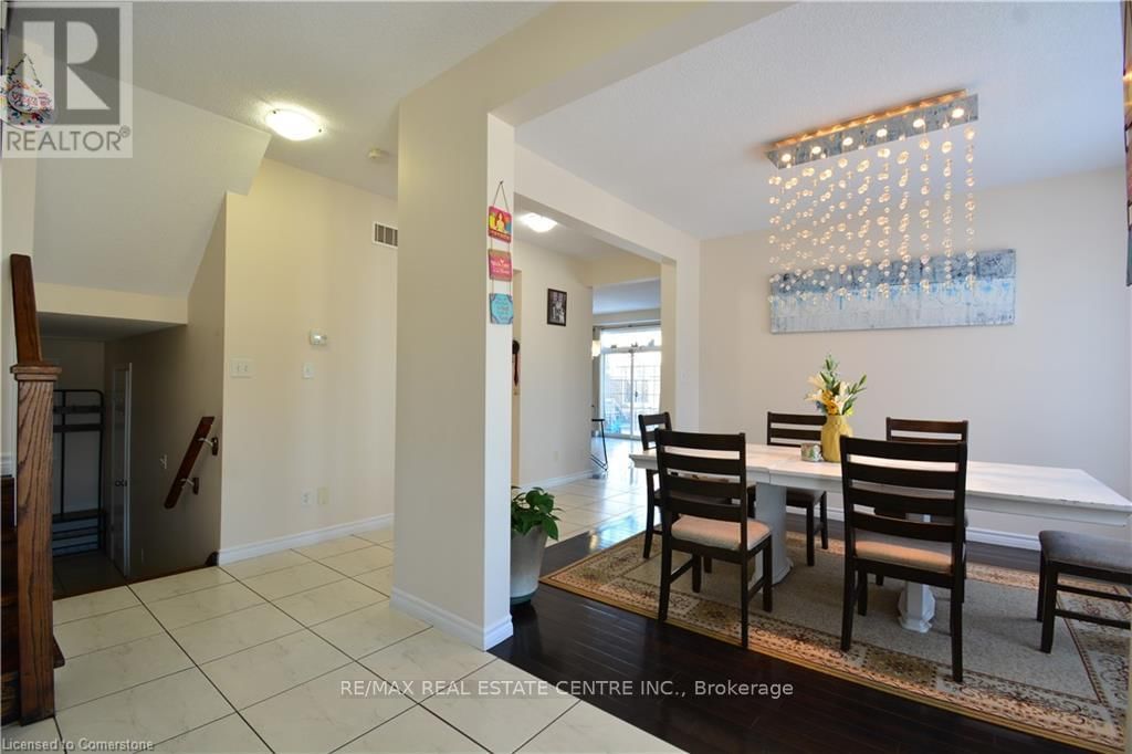240 BISMARK DRIVE Image 10