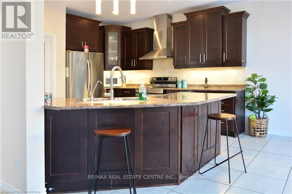 240 BISMARK DRIVE Image 12