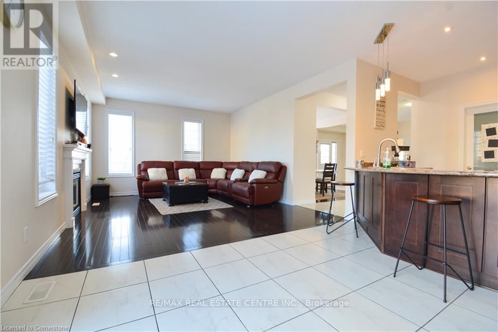 240 BISMARK DRIVE Image 14