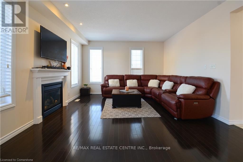 240 BISMARK DRIVE Image 15
