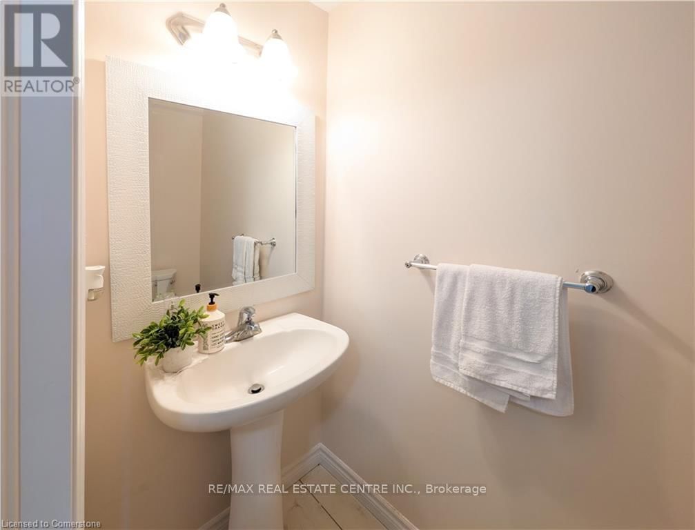 240 BISMARK DRIVE Image 16