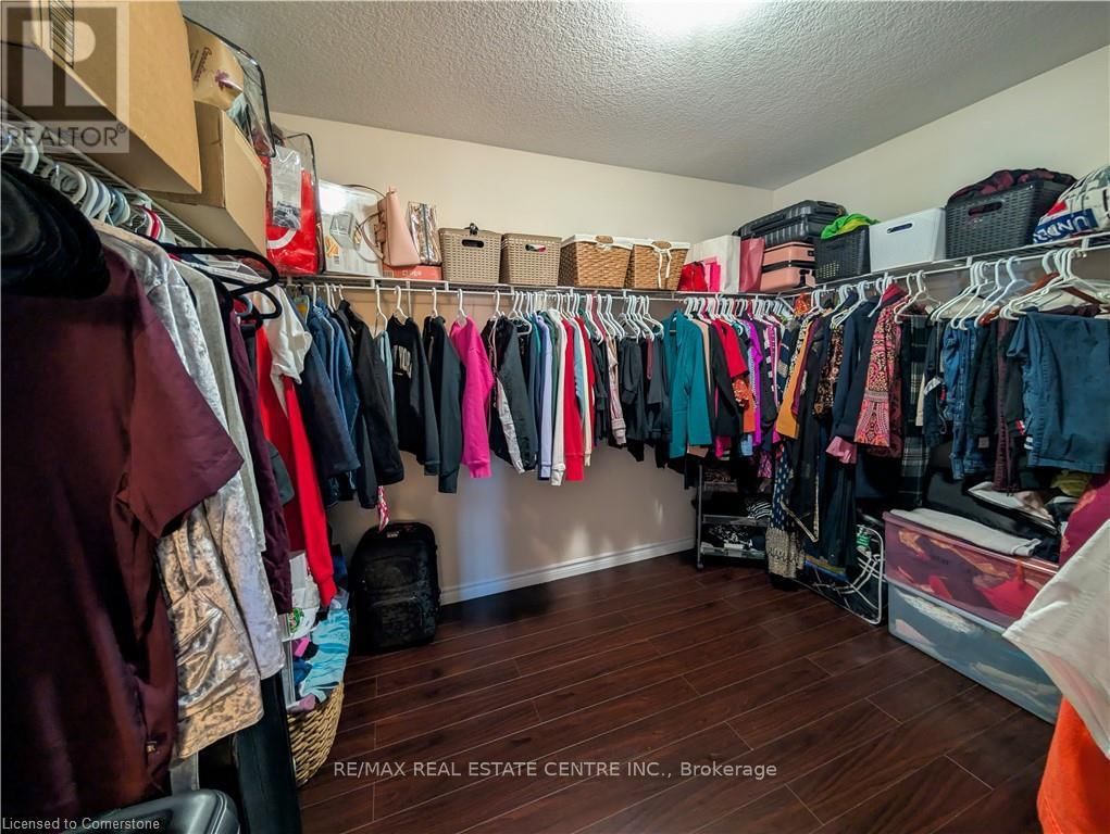 240 BISMARK DRIVE Image 21