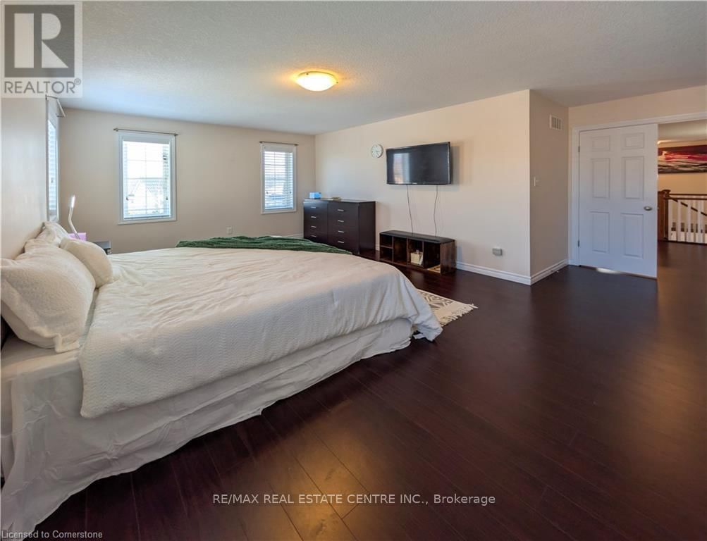 240 BISMARK DRIVE Image 22