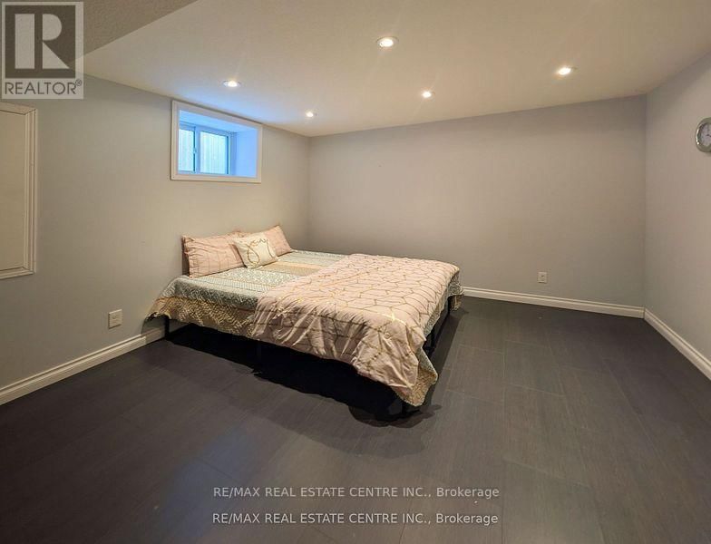 240 BISMARK DRIVE Image 25