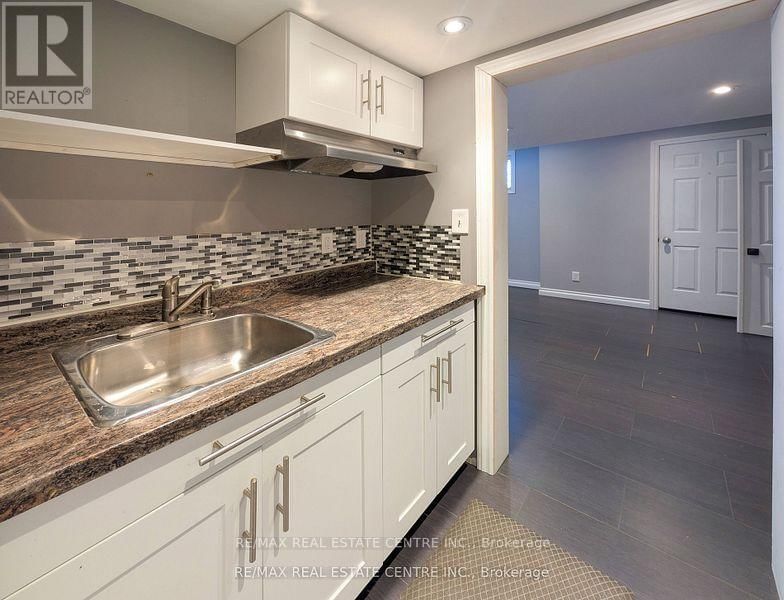 240 BISMARK DRIVE Image 26