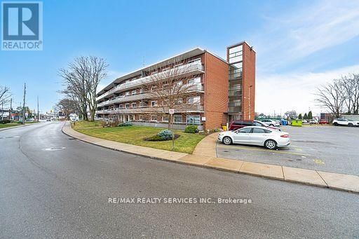 203 - 11 WOODMAN DRIVE SOUTH Image 3