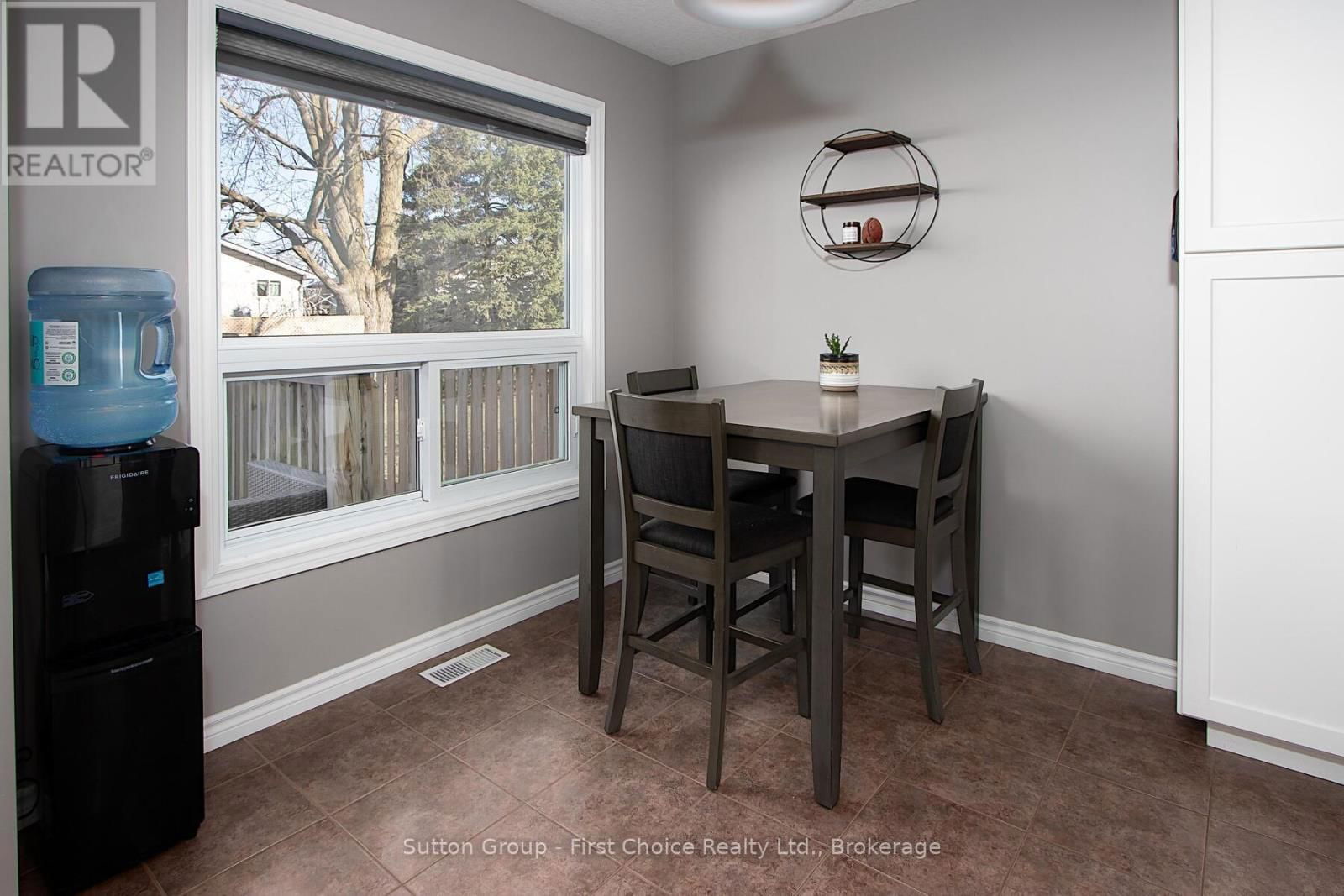 280 RAILWAY AVENUE Image 10