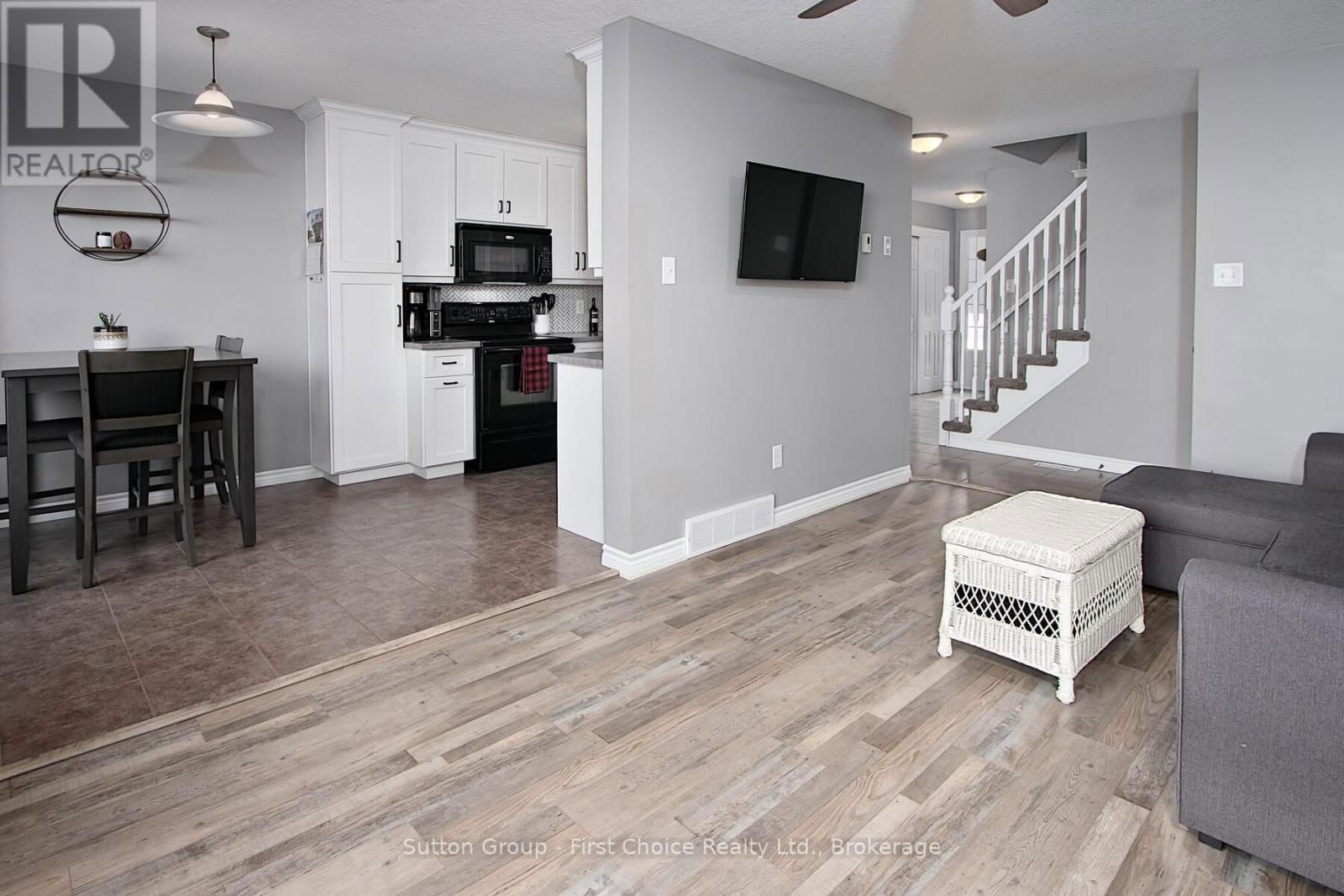 280 RAILWAY AVENUE Image 11