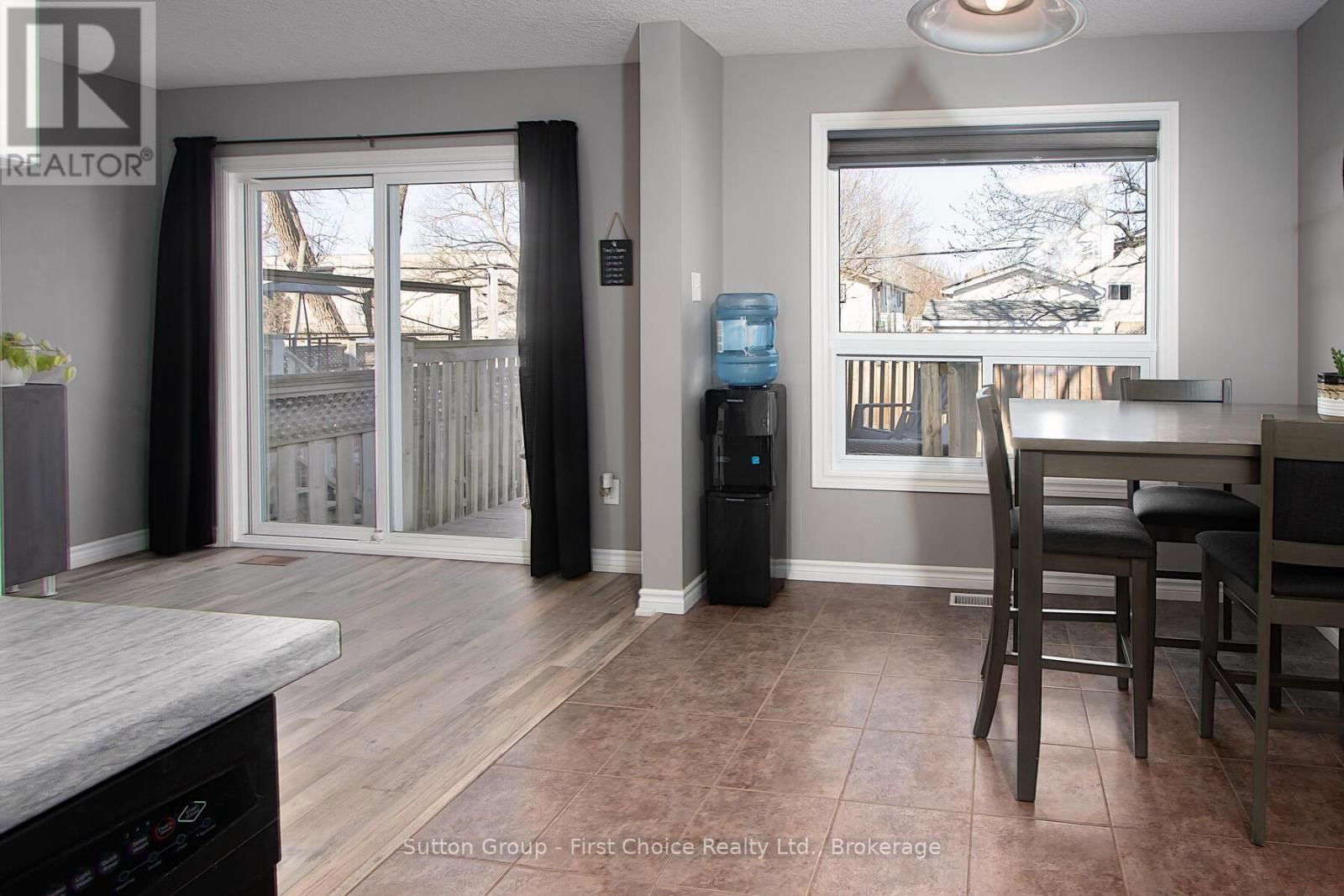 280 RAILWAY AVENUE Image 12