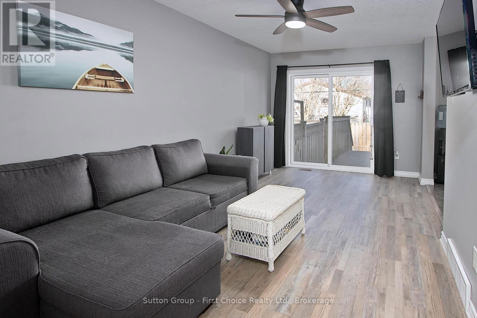 280 RAILWAY AVENUE Image 13