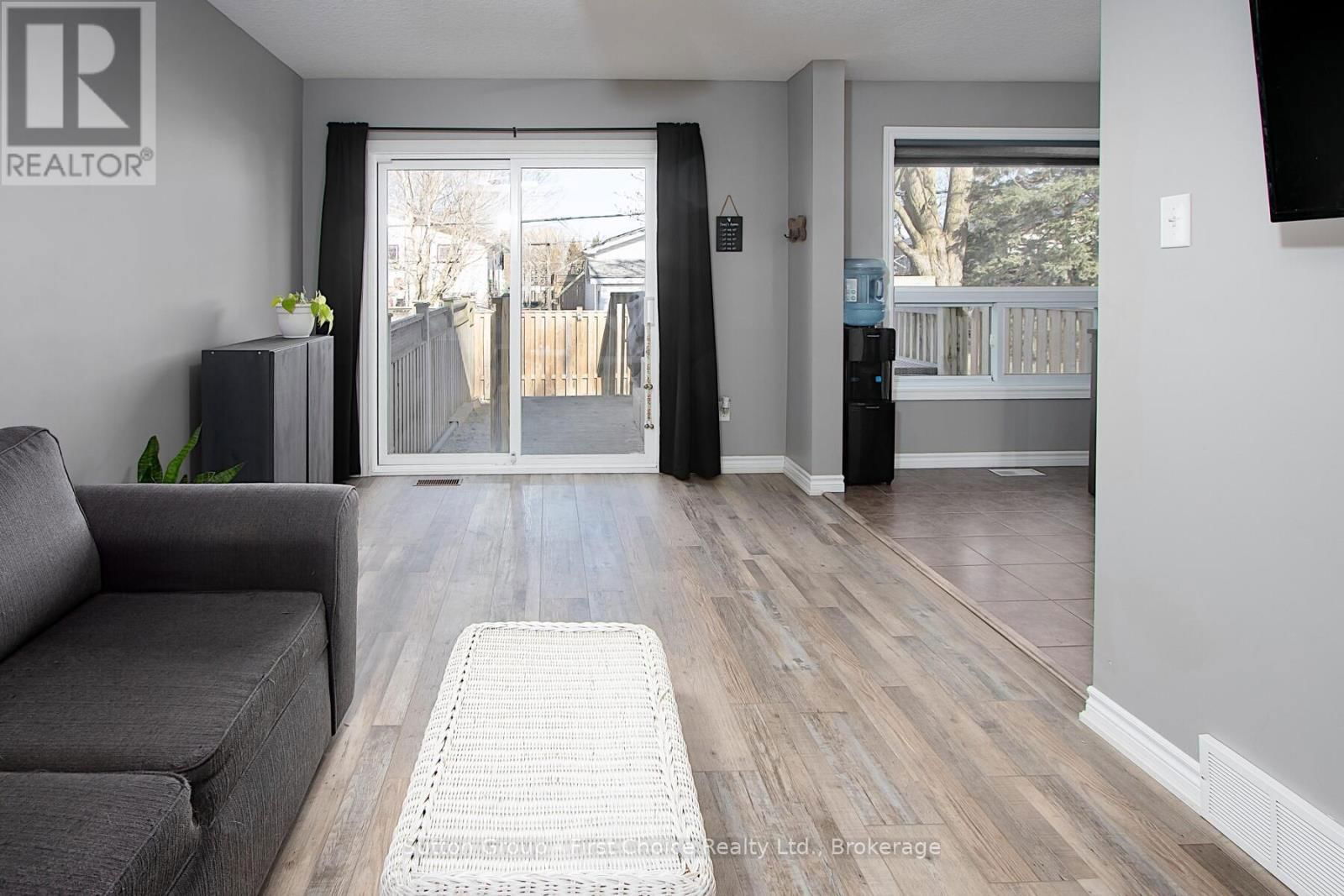 280 RAILWAY AVENUE Image 14