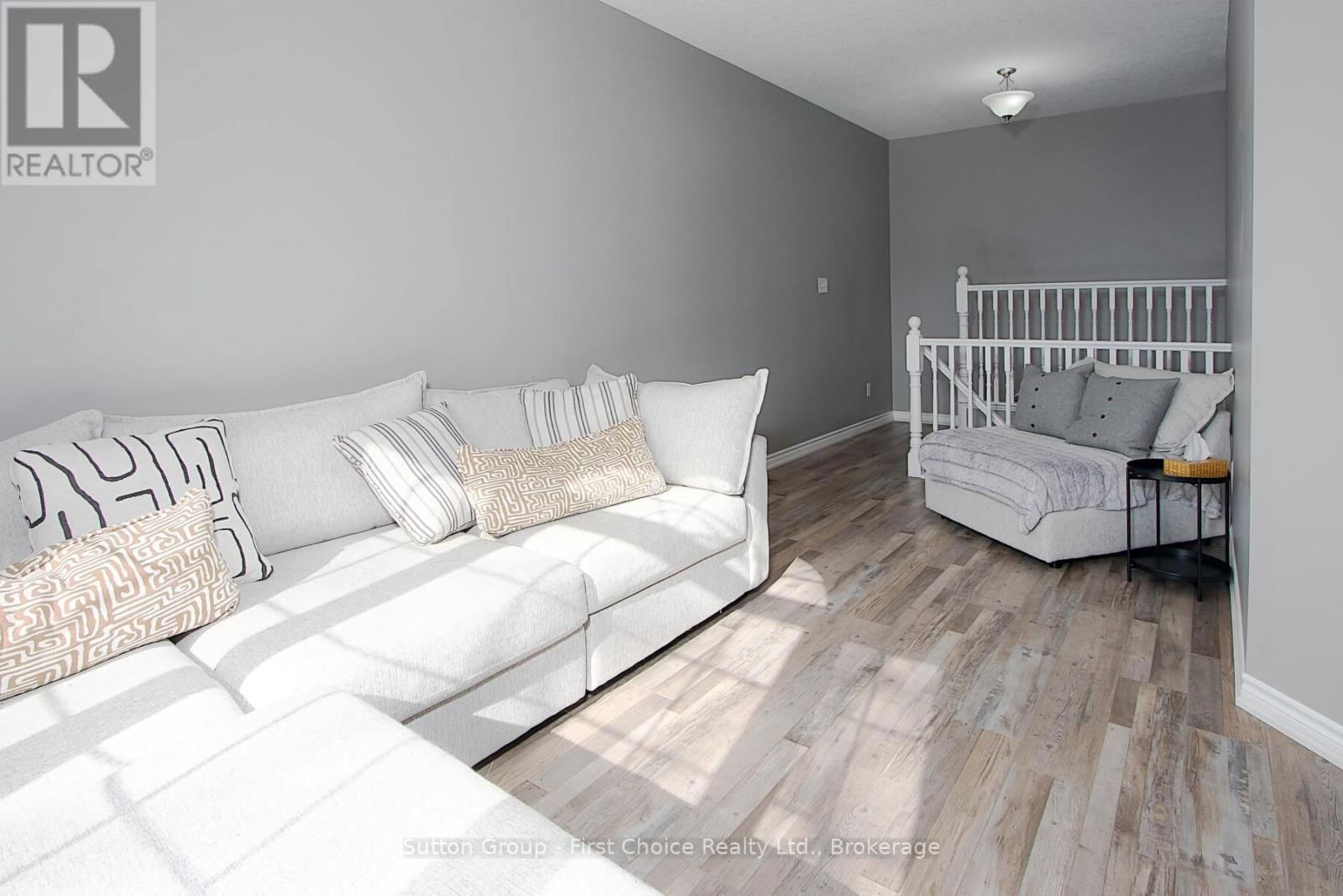 280 RAILWAY AVENUE Image 19