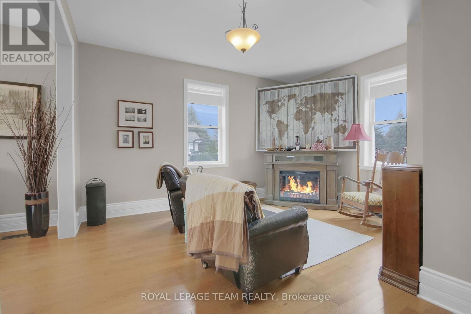 1456 MEADOW DRIVE Image 12