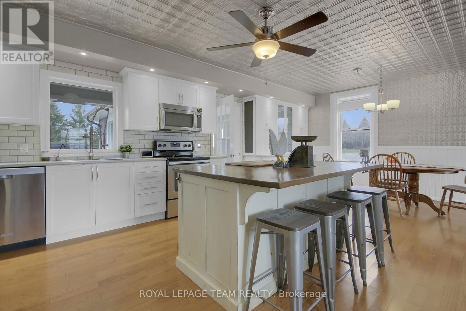 1456 MEADOW DRIVE Image 15